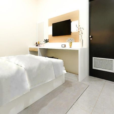 Griya Anggrek Hotel Trenggalek Kültér fotó