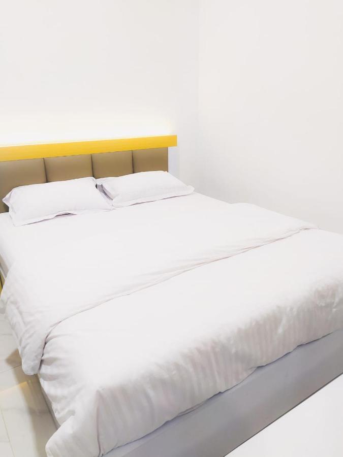 Griya Anggrek Hotel Trenggalek Kültér fotó