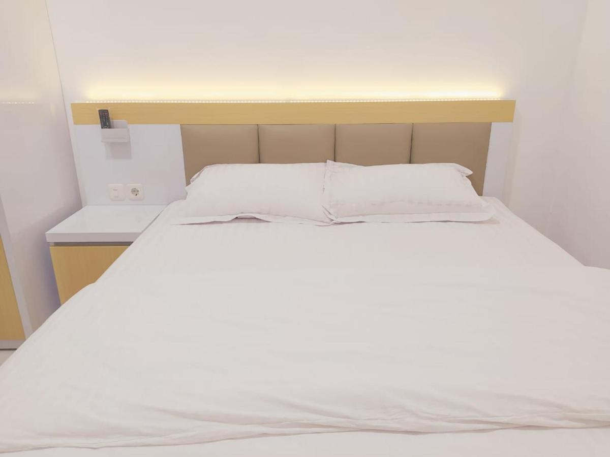 Griya Anggrek Hotel Trenggalek Kültér fotó